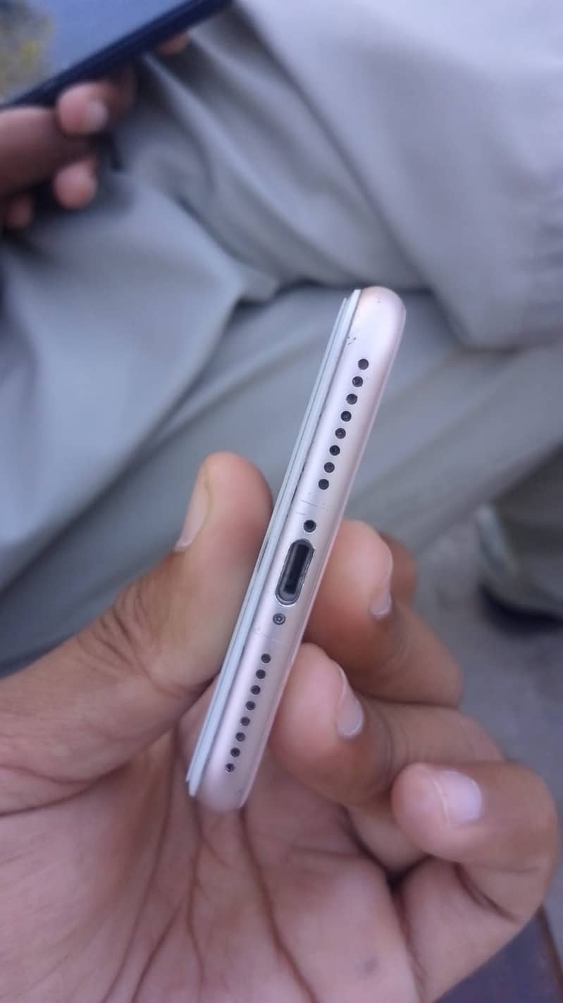 Apple iPhone 8 Plus 0