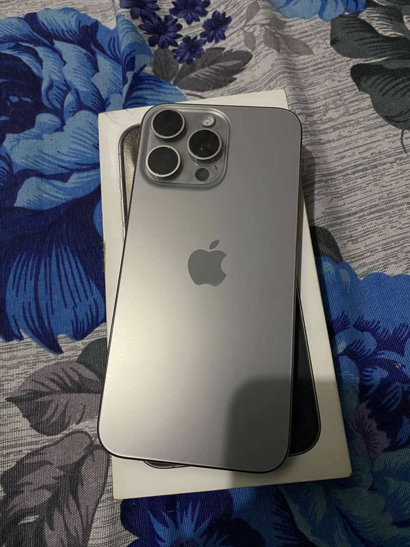 iPhone 15 pro max 0