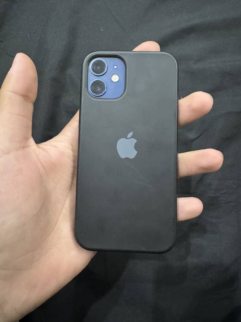 iPhone 12 mini 0