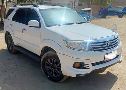 Toyota Fortuner V 2016 TRD