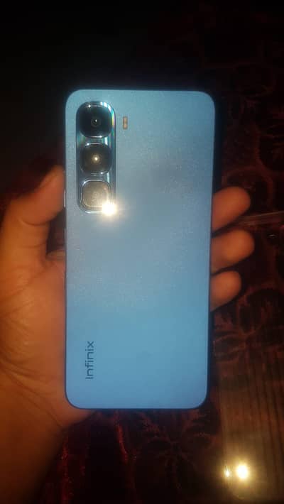 Infinix hot 60i 6 plus 4 128gp