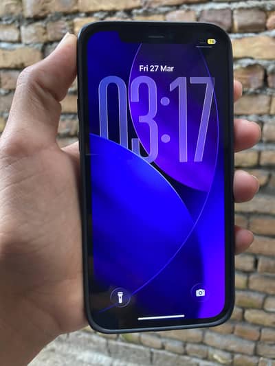 ifone 12 waterproof 89helath condition 10by10 loction tarojba