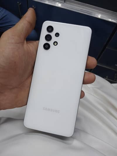 samsung galaxy a32 condition 10/10 with box