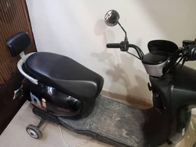 Evee Nisa Scootee Electric Scooter