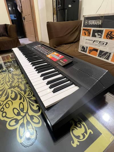 Yamaha PSR-F51 Piano Keyboard