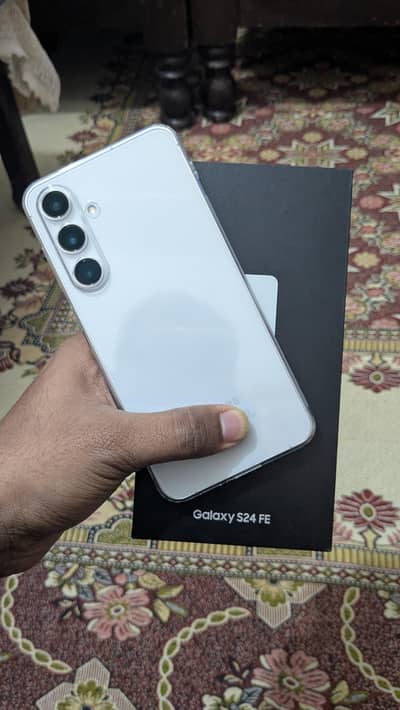 Samsung S24 Fe 5g 256gb with box