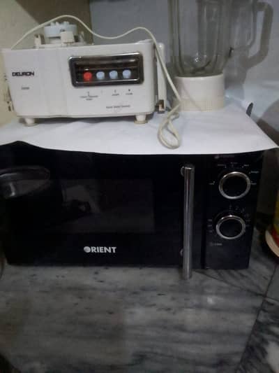 Microwave oven used like new for sale