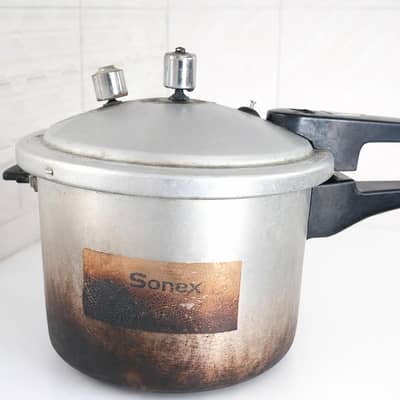 pressure cooker