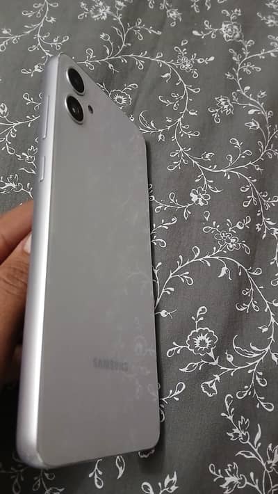 Samsung A05 in 10 by 10 official pta approved box charger avaliable