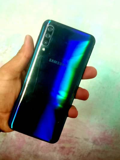 Samsung a50- 4/128- 60 FPS Gaming Phone pta approved phone 03218708916