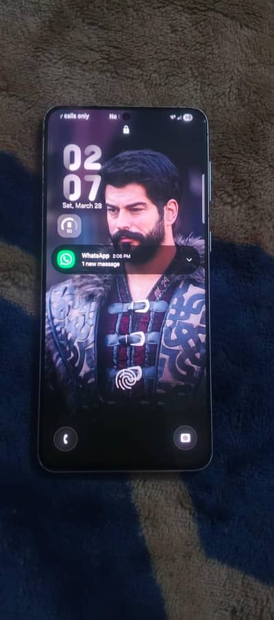 esim Approved s21 + 5g 128 minor crack on screen cornor