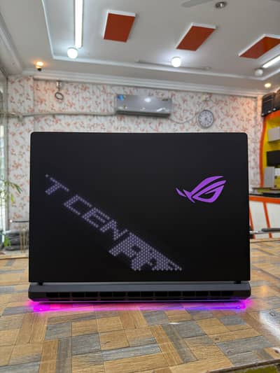 ASUS ROG SCAR 18, Intel Core Ulta 9, RTX 5090, 32GB/2TB, 2k Mini LED