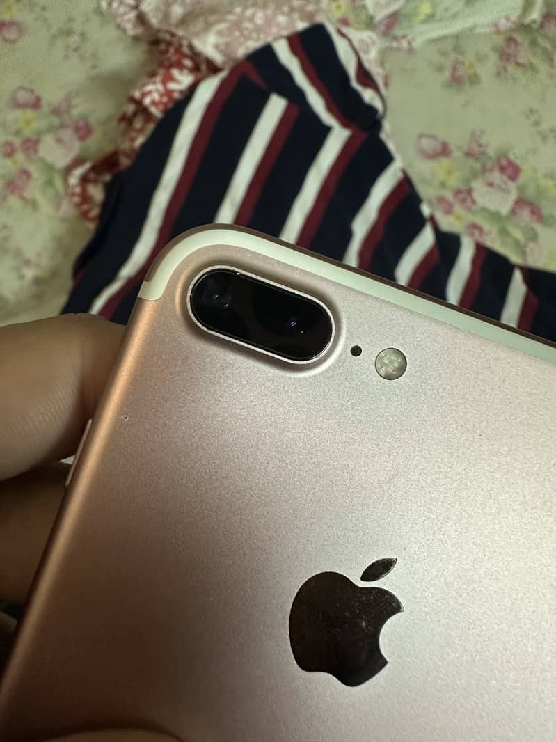 Apple iPhone 7 Plus 1