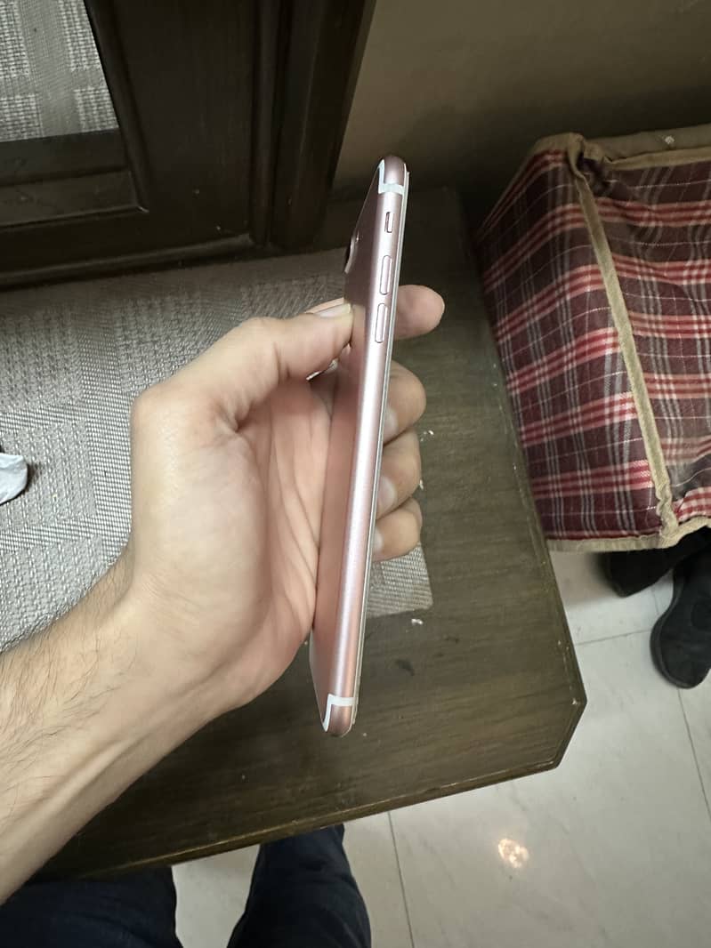 Apple iPhone 7 Plus 2