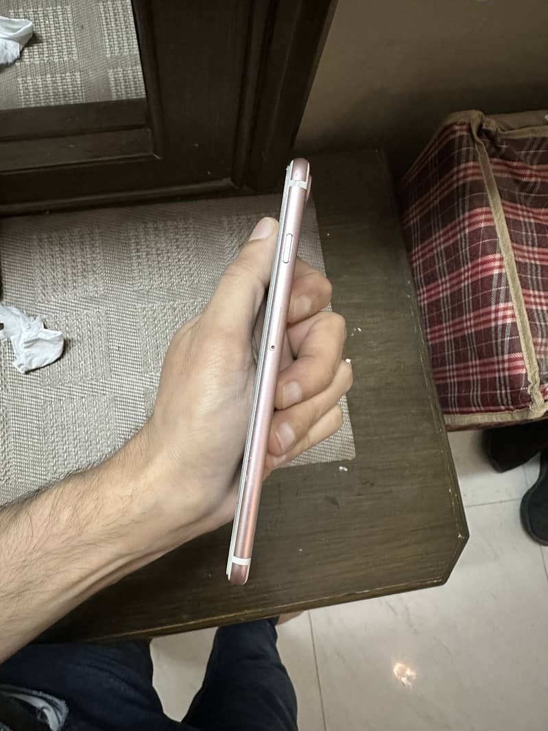 Apple iPhone 7 Plus 4