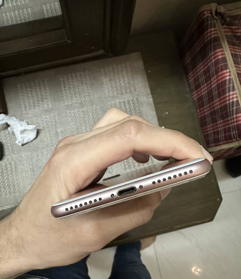 Apple iPhone 7 Plus 5