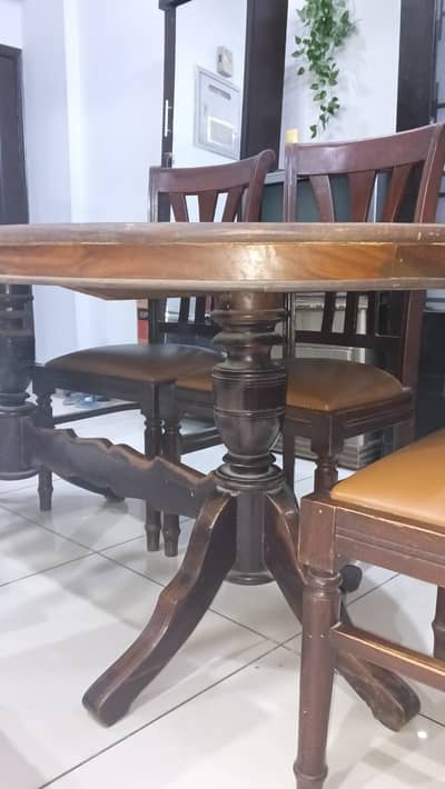 DIning Table, with sheeshum quality chair