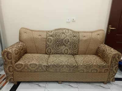 7 Seater Sofa Set With Table