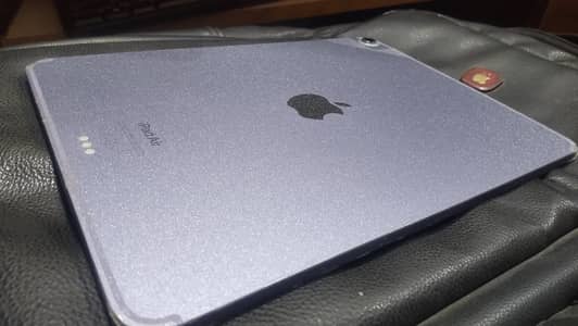 Apple iPad Air 5 (M1) 256GB | Read Description