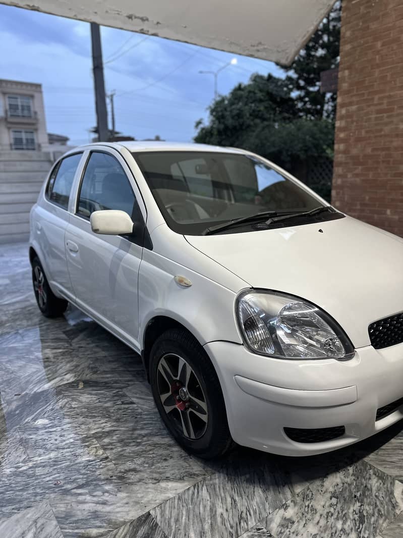 Total genuine First owner vitz 2004 - Cars - 1112666672