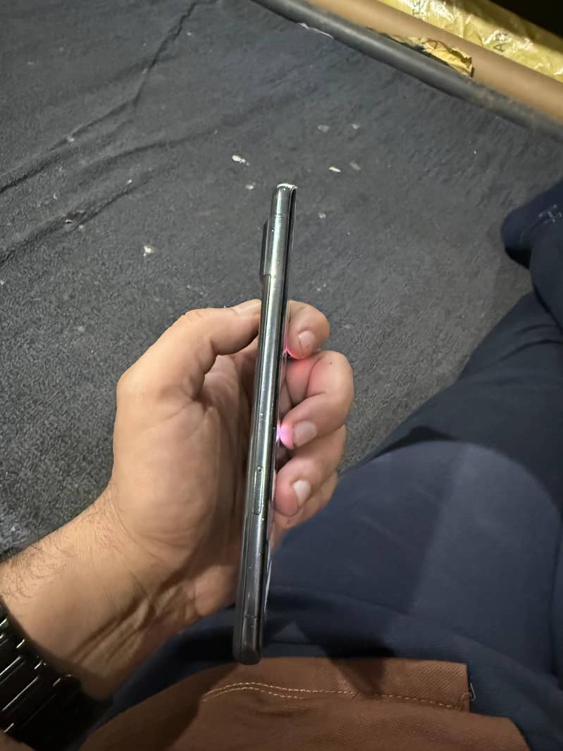 google pixel 7 pro panel damage 4