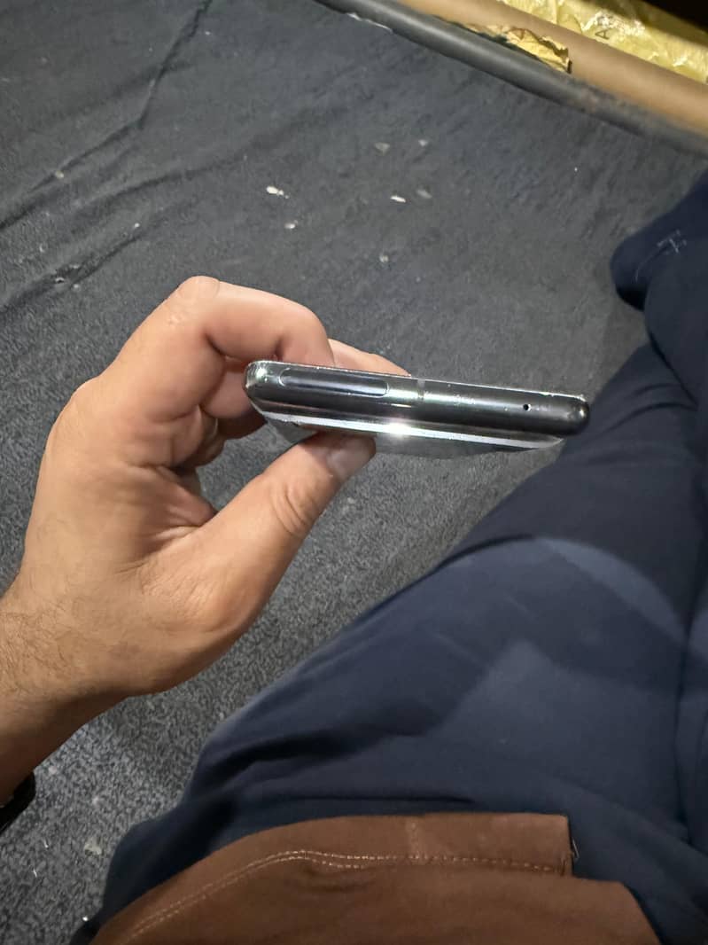 google pixel 7 pro panel damage 5