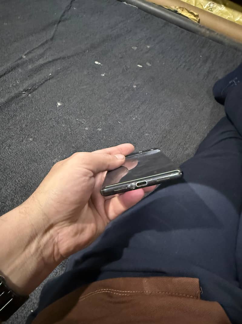 google pixel 7 pro panel damage 6