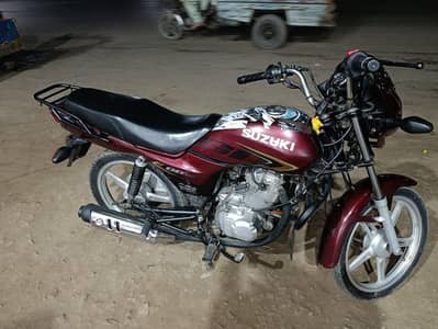 Suzuki 110cc saf bike ha koi Kam ni honay Wala red color