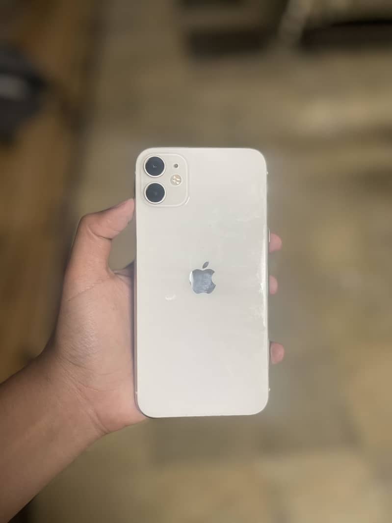 iPhone 11 3