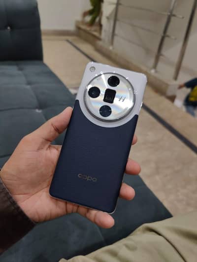 Oppo Find X7 Ultra – 10/10 Condition – Complete Box – Like New