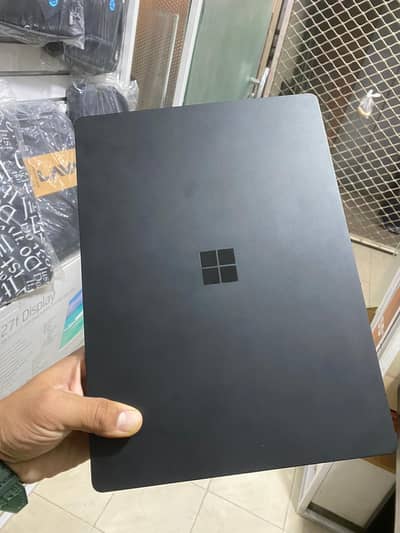 Microsoft Surface Laptop 3 i7 10th Gen 16GB RAM 128GB SSD Touch Black