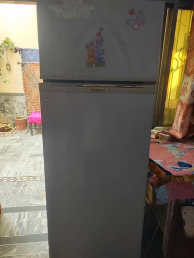 Dawlance Fridge Medium size