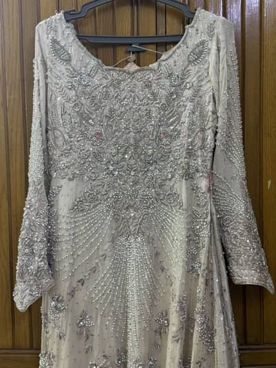 A delicate maxi with a tail!