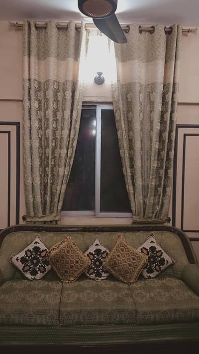 5 Seater Sofa Set with Table & Curtains for Sale – Excellent Condition