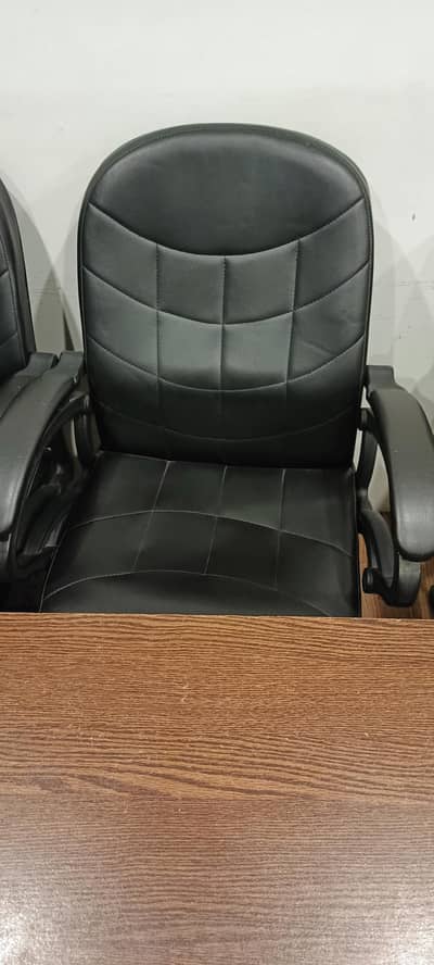 3 revolving chair  for sale in good condition