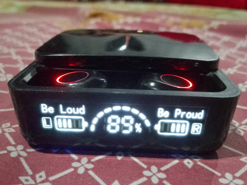 Wireless Bluetooth Headphone. 1