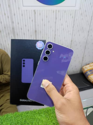 Samsung S23FE 8/256GB