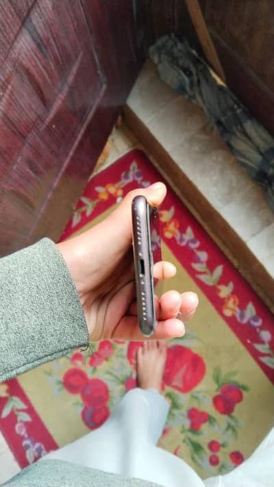 iphone 8 256 non pta 2 months chalte gi sim