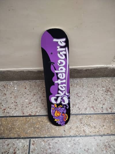 SKATEBOARD   SELLING SKATE BOARD BECAUSE I DONT NEED IT
