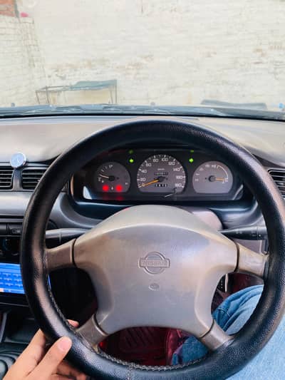 Nissan Sunny 2001 modle
