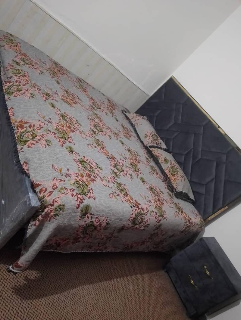 مکمل فرنیچر ہے یہ 1