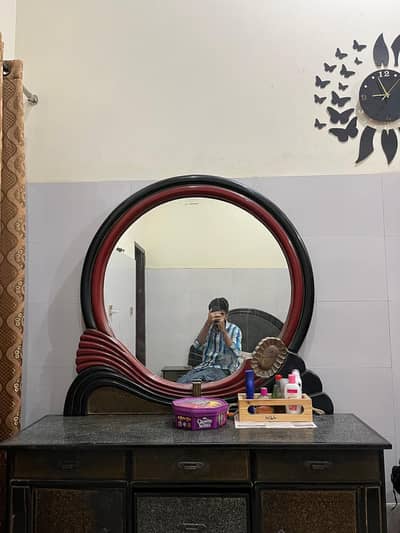 House hold use dressing table ' showcase and Safe Almarii