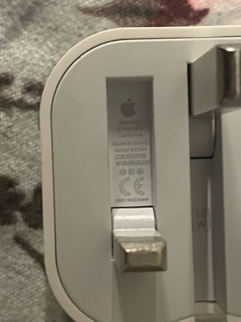 iPhone charger 0
