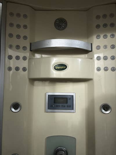 Mature Verona Standing Shower