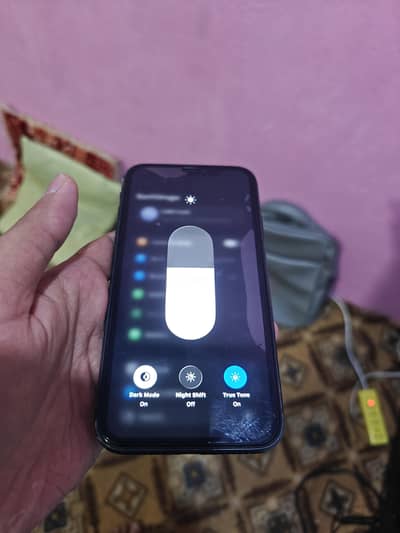 Iphone 11 64 GB JV lock set.