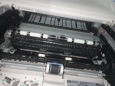 HP laser jet 5200 dtn