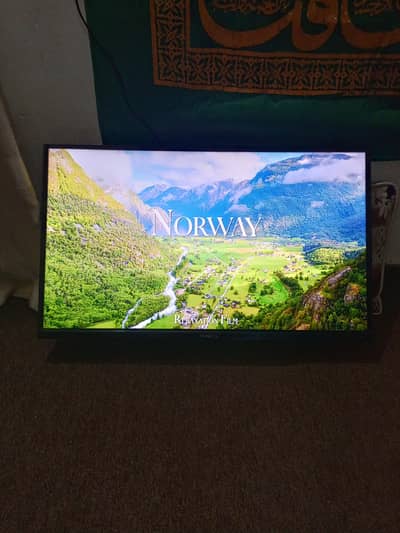 Haier H32K62G Tv 32" smart LED TV _ HD Ready, Chromecast Built in