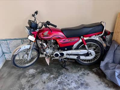 CD70 Red colour 2023 model