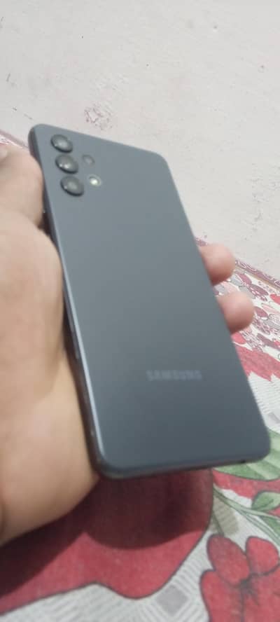 Samsung a 32/ 6 128 = with shade exchange possible