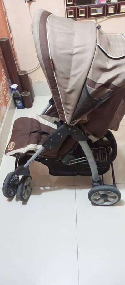 juniars baby stroller zada use nahi hua